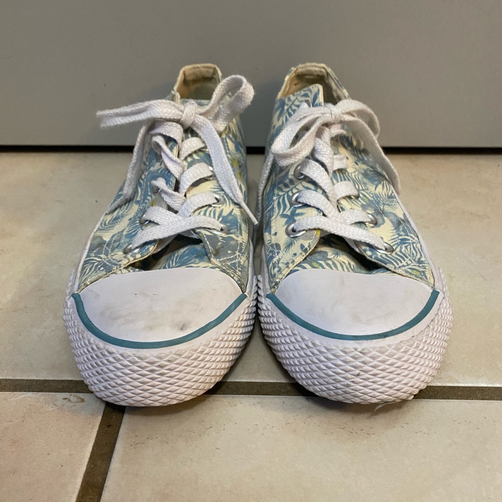 Airwalk sneakers